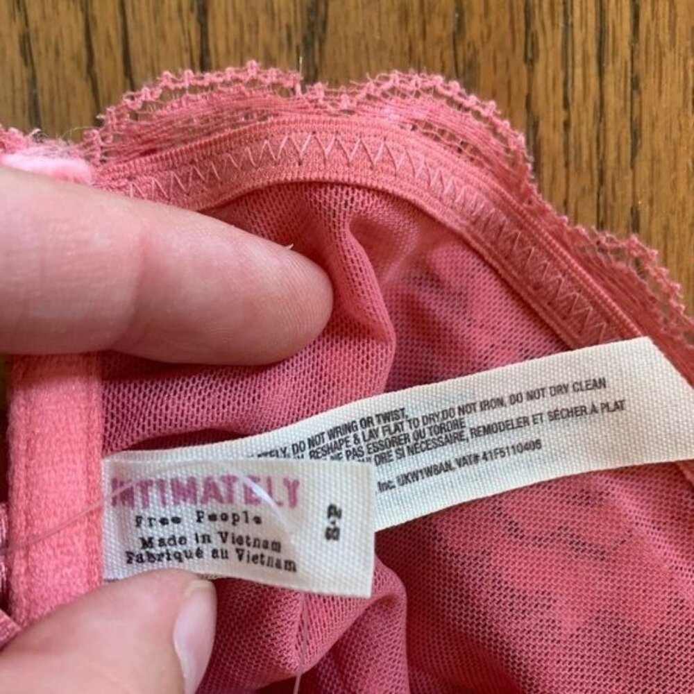 Intimately Free People Essential Lace Bandeau Size Small Peony Pink Mauve New - Picture 6 of 7